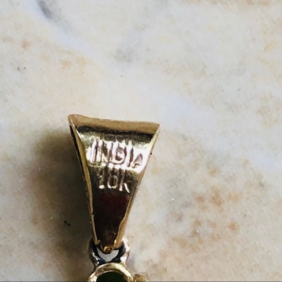 10K Yellow Gold Peridot Gemstone Small Pendant - Picture 3 of 5